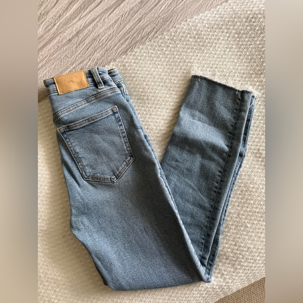 Zara Light Blue Women's Jeans